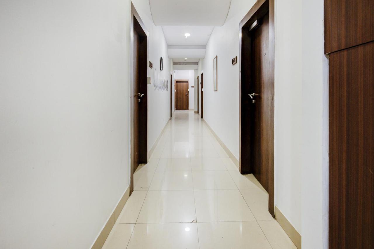 Capital O 77295 Hotel Bansidhar Bhuvan Mumbai  Buitenkant foto