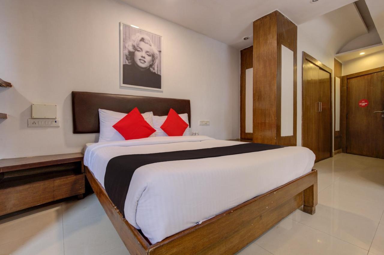 Capital O 77295 Hotel Bansidhar Bhuvan Mumbai  Buitenkant foto
