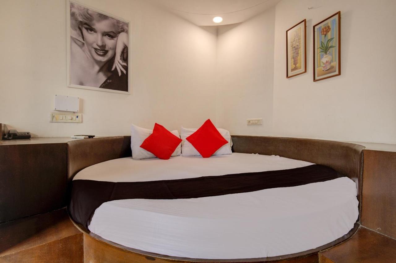 Capital O 77295 Hotel Bansidhar Bhuvan Mumbai  Buitenkant foto