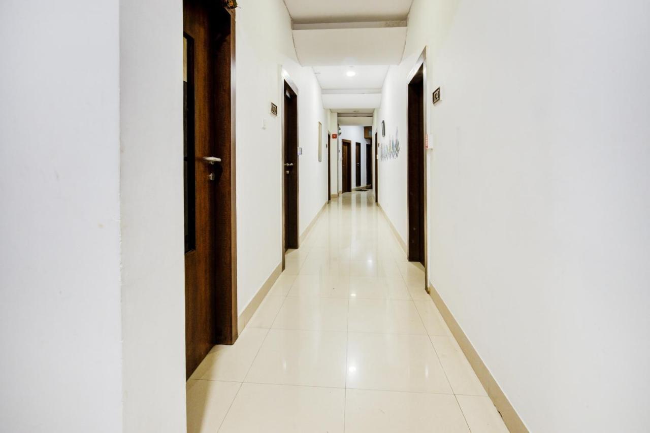 Capital O 77295 Hotel Bansidhar Bhuvan Mumbai  Buitenkant foto