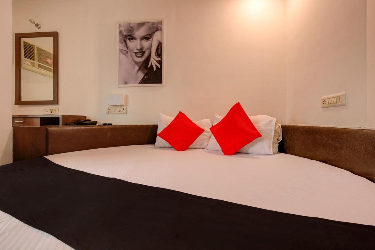 Capital O 77295 Hotel Bansidhar Bhuvan Mumbai  Buitenkant foto