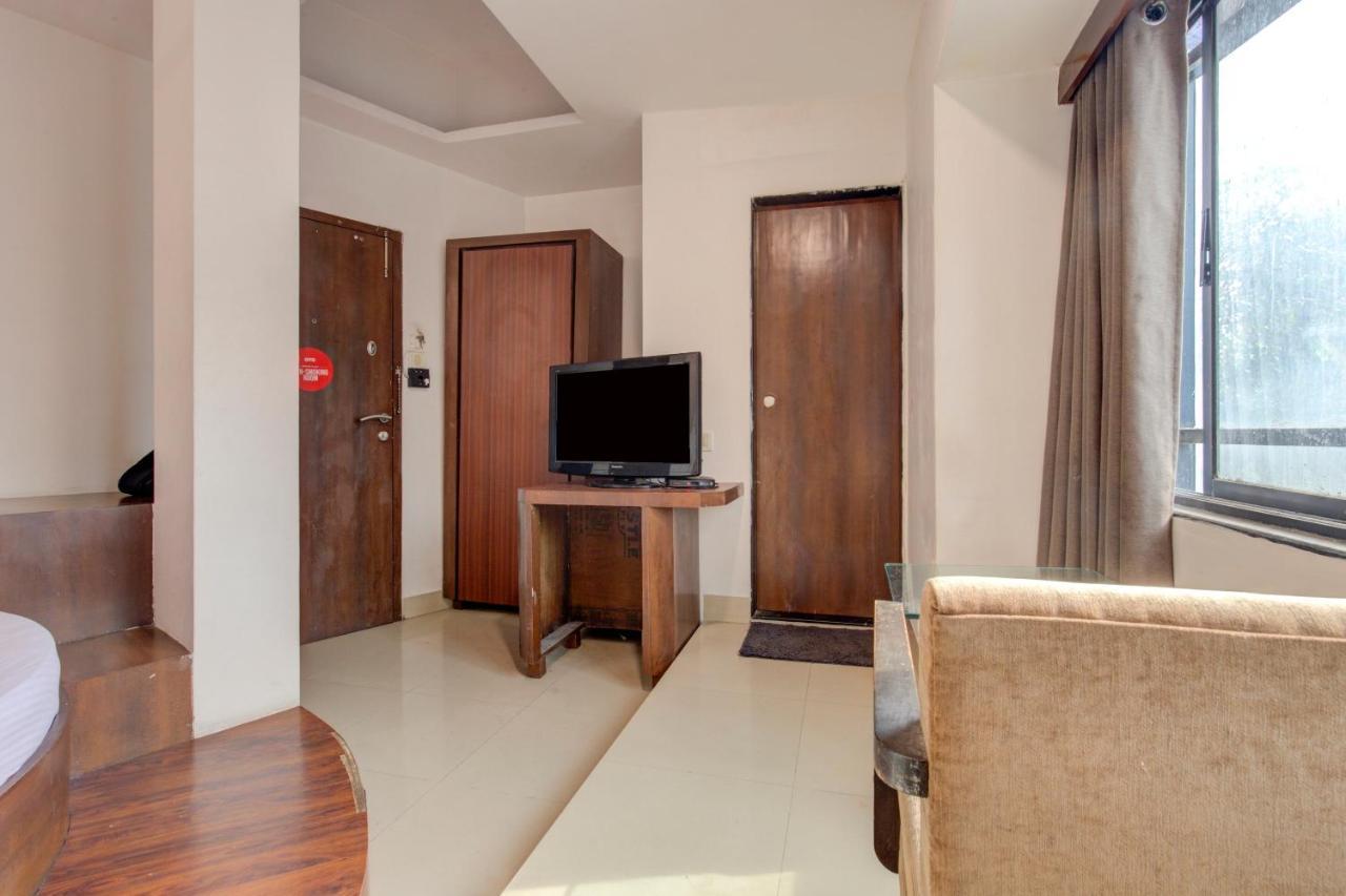 Capital O 77295 Hotel Bansidhar Bhuvan Mumbai  Buitenkant foto