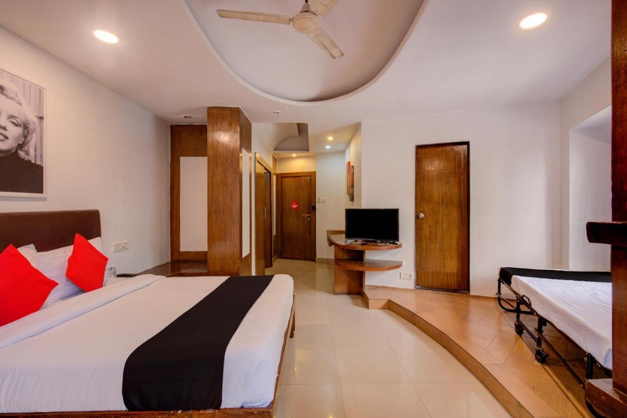 Capital O 77295 Hotel Bansidhar Bhuvan Mumbai  Buitenkant foto