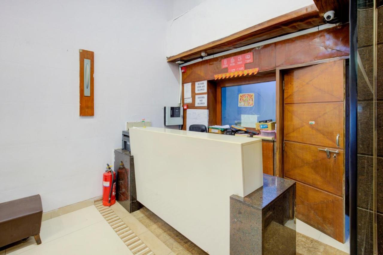 Capital O 77295 Hotel Bansidhar Bhuvan Mumbai  Buitenkant foto