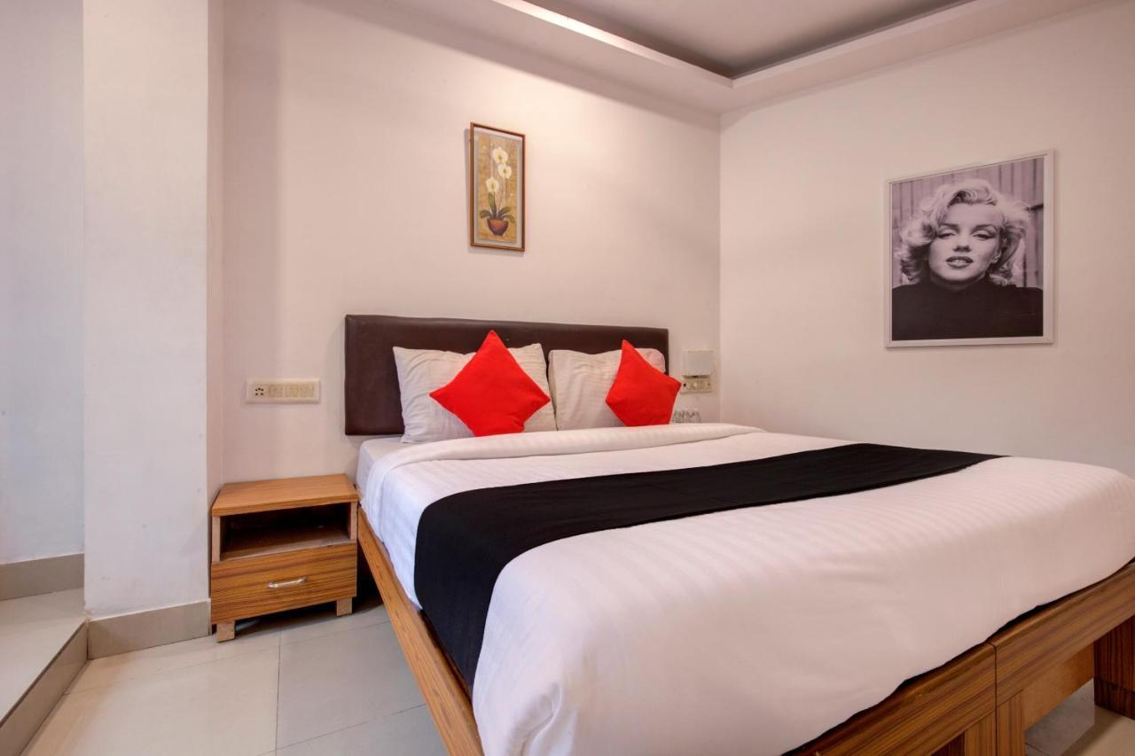 Capital O 77295 Hotel Bansidhar Bhuvan Mumbai  Buitenkant foto